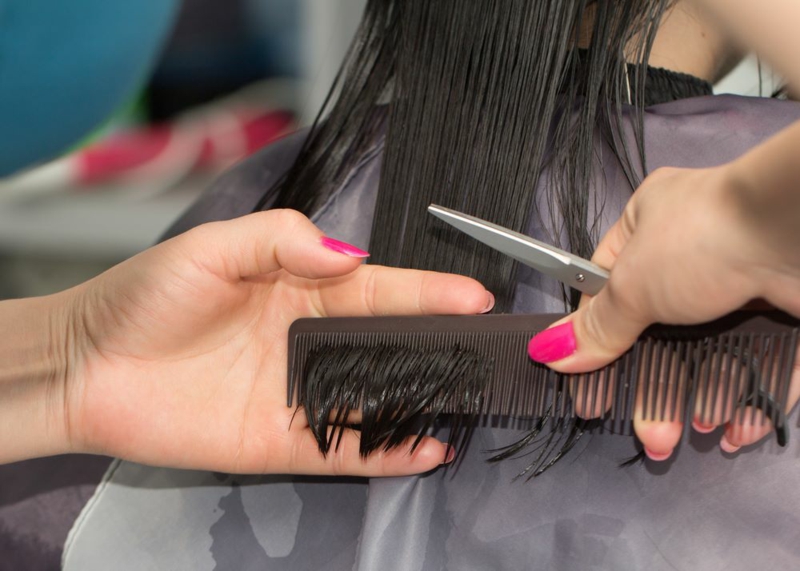 schnelle haartricks sommer lange haare haarpflege maske auftragen spitzen schneiden