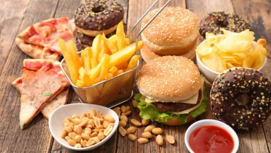 Appetit zuegeln kalorienreiches Essen den Appetit schnell stillen ungesund