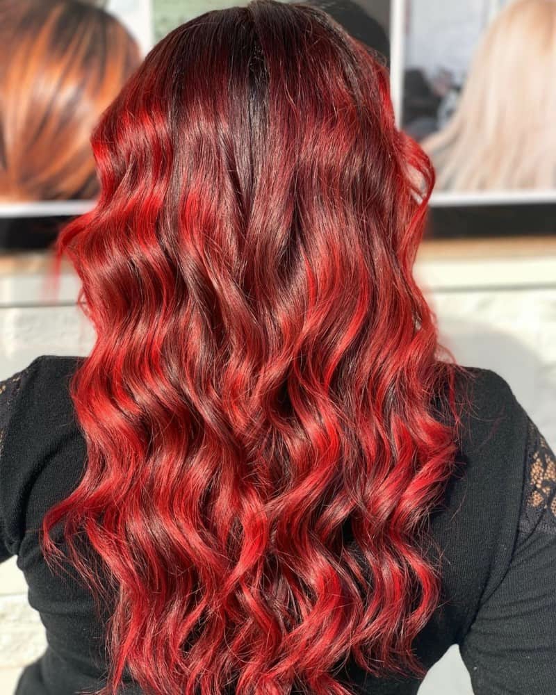 Haarfarben Herbst 2022 farbduo ganzheitlich rot magenta