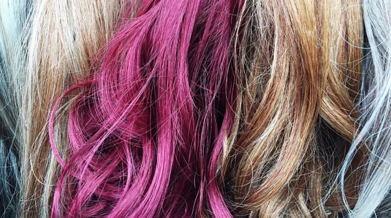 Haarfarben Herbst 2022 farbduo mit pink