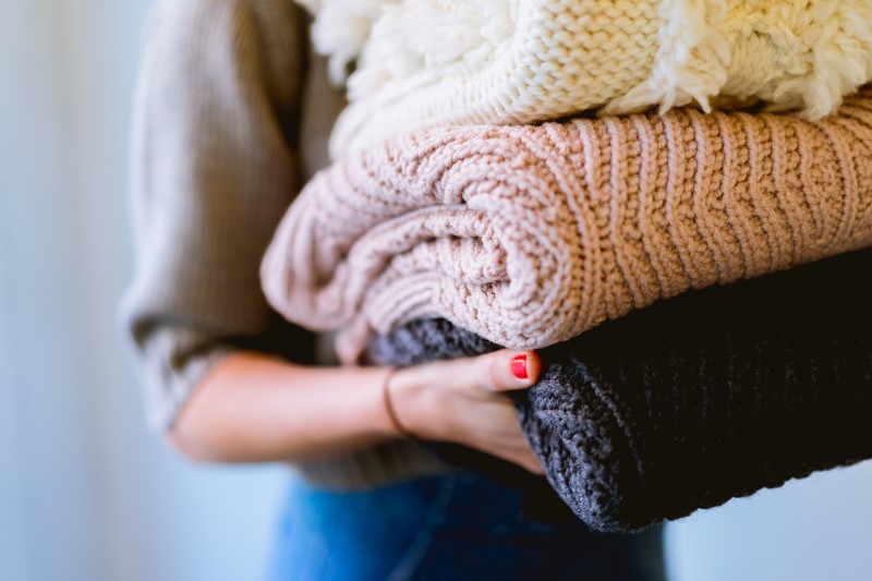 Heizkosten sparen – 7 praktische Tipps fuer guenstigere Beheizung warme kleidung tragen winter