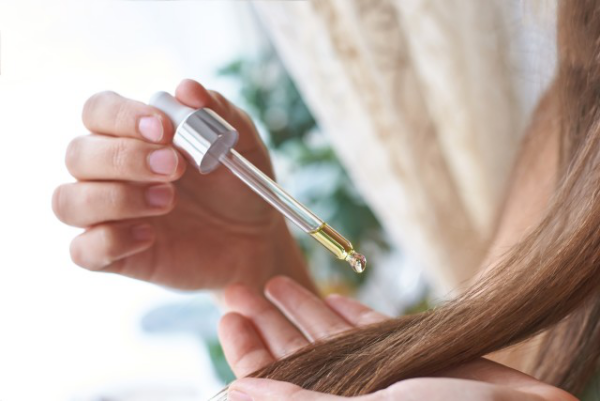 Oele fuer Haarwuchs keine Chemie naturreines Produkt ein paar Tropfen auf die Haarspitzen auftragen