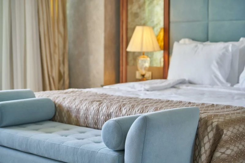 schlafzimmer gemütlich gestalten luxus schlichte farben frische stimmung