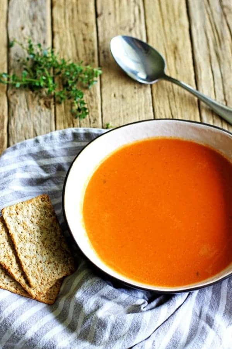 Tomatensuppe selber machen - Rezeptidee für eine Suppe