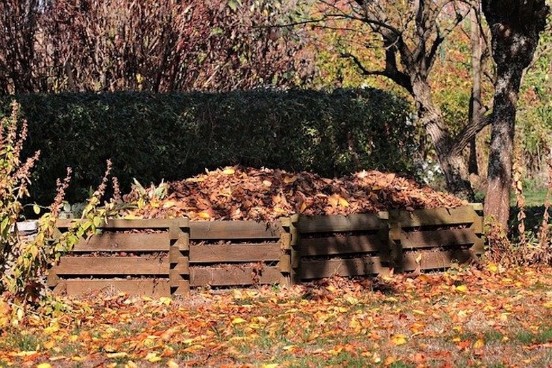 Kompost im Herbst Gartenarbeit Ideen