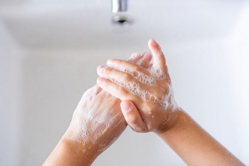 Mit diesen 10 Tipps können Sie eine Erkältung vorbeugen Haende waschen