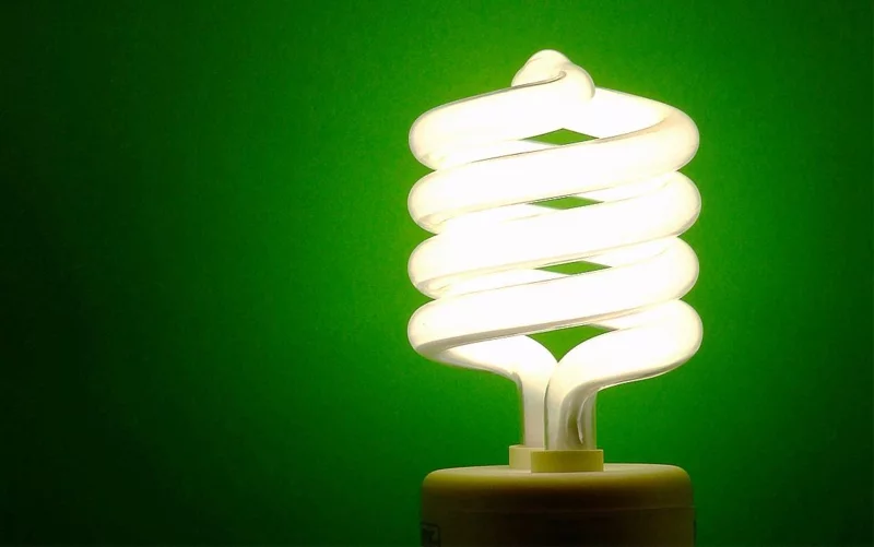 energie sparen im homeoffice tipps energiesparlampe