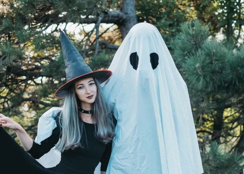 Halloween Kostüm selber machen kinder zeichentrick weiss