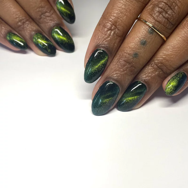 gruen gelbe velvet nails