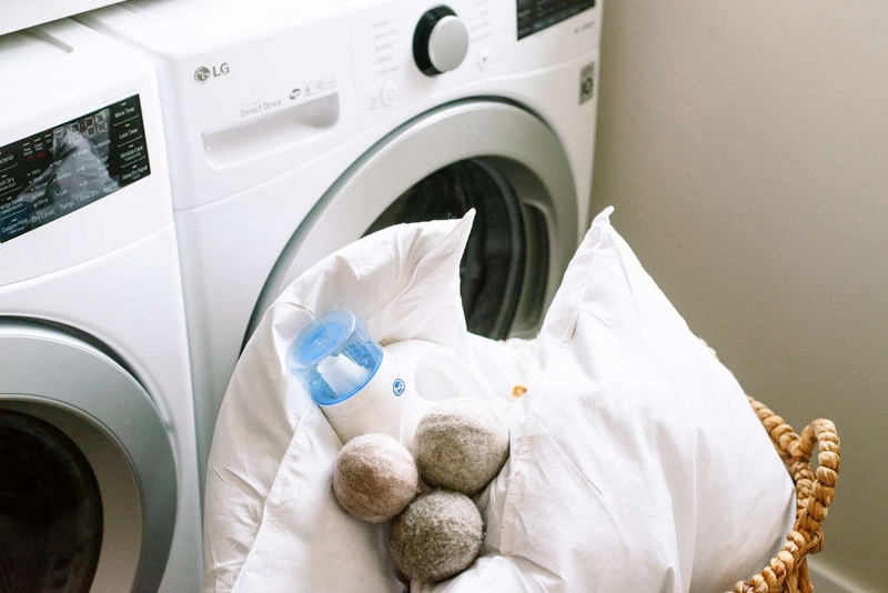 Feder- und Daunenkissen in der Waschmaschine waschen
