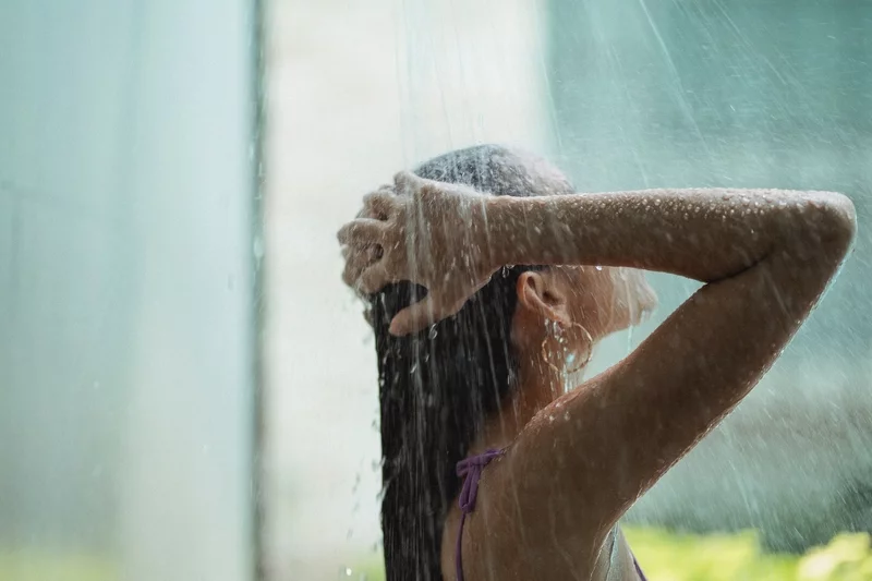 Duschen mit kaltem Wasser Vorteile fuer die Gesundheit