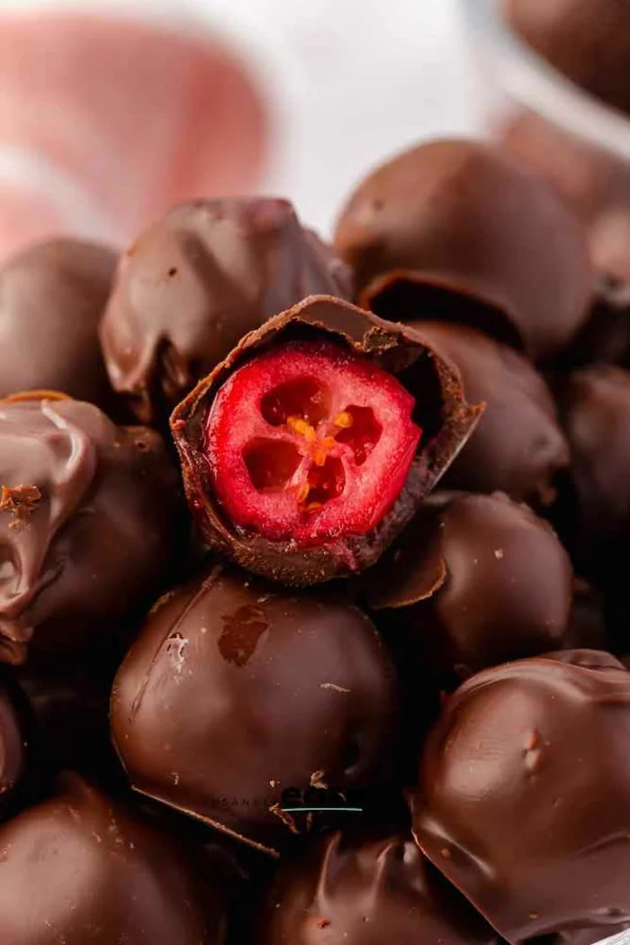 Süße Rezepte mit gezuckerten frischen Cranberries mit Chokolade