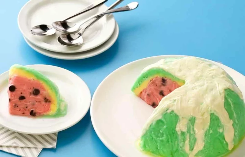 Eisbombe selber machen in Wassermelone-Optik
