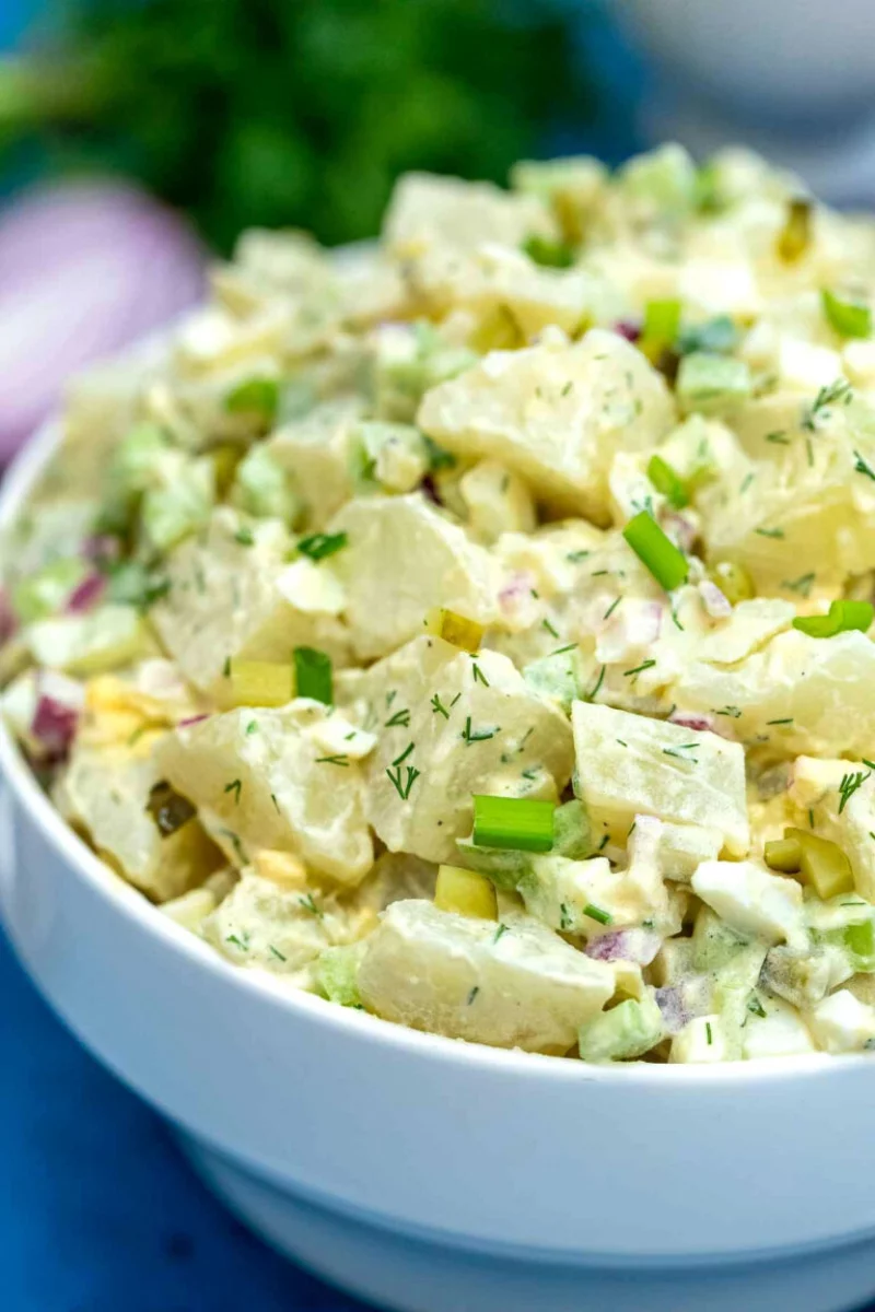 Kartoffelsalat Rezept mit Mayo und Gewürzgurken
