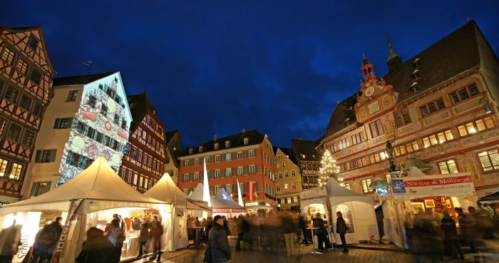 ChocolArt Festival in Tübingen die Altstadt am Abend
