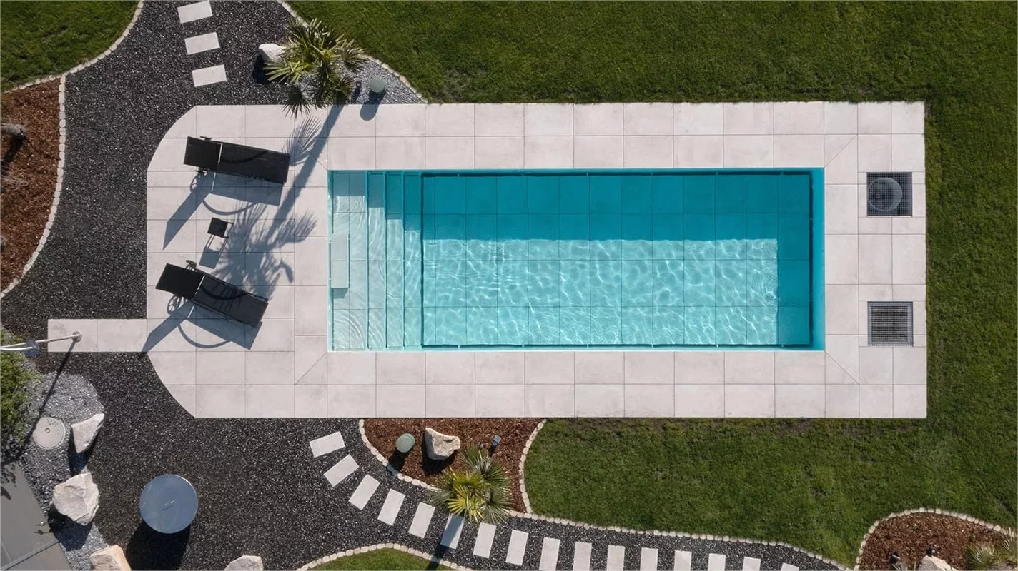 Ein-eigener-Pool-sorgt-f-r-Badespa-und-Urlaubsfeeling-im-Garten