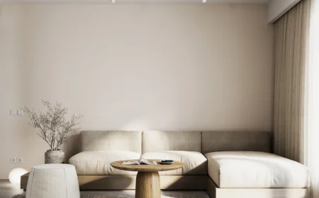 Minimalistische Wohnung einrichten mit beigefarbenem Sofa