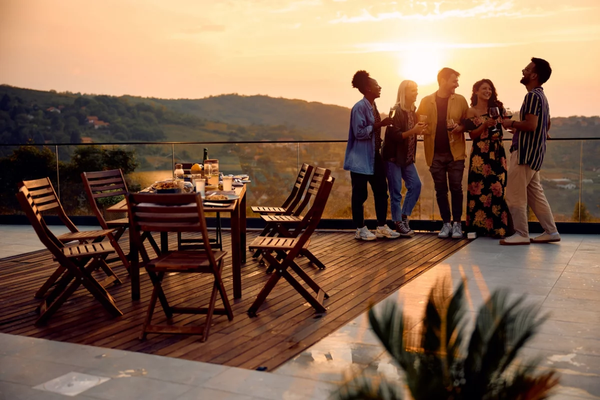 offene Terrasse auf dem Dach bietet herrlichen Panoramablick