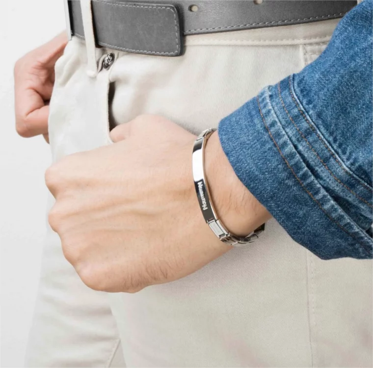 Armbänder für Herren individualisieren mit Gravur