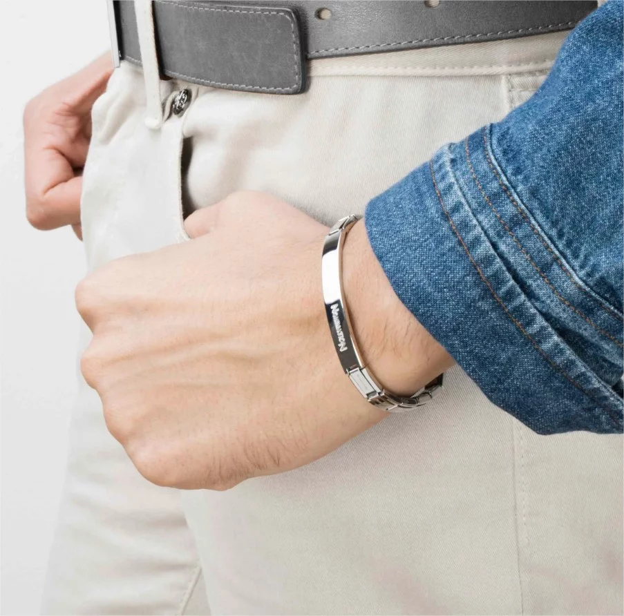 Armbänder für Herren individualisieren mit Gravur