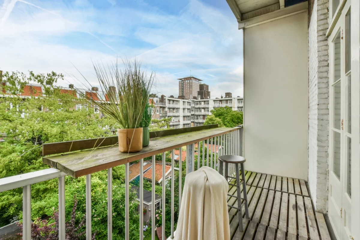 Kleinen Balkon gestalten je nach der Himmelsrichtung