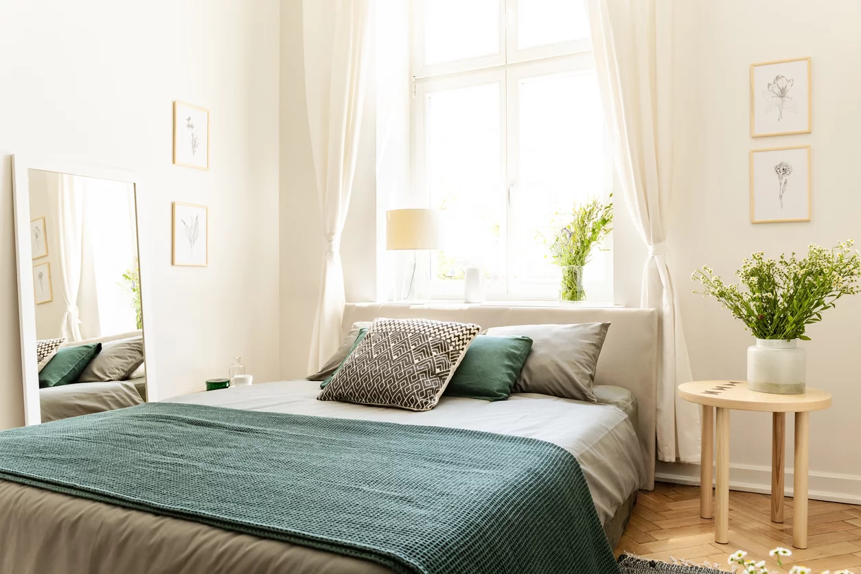 Schönes Schlafzimmer Design mit großem Bett