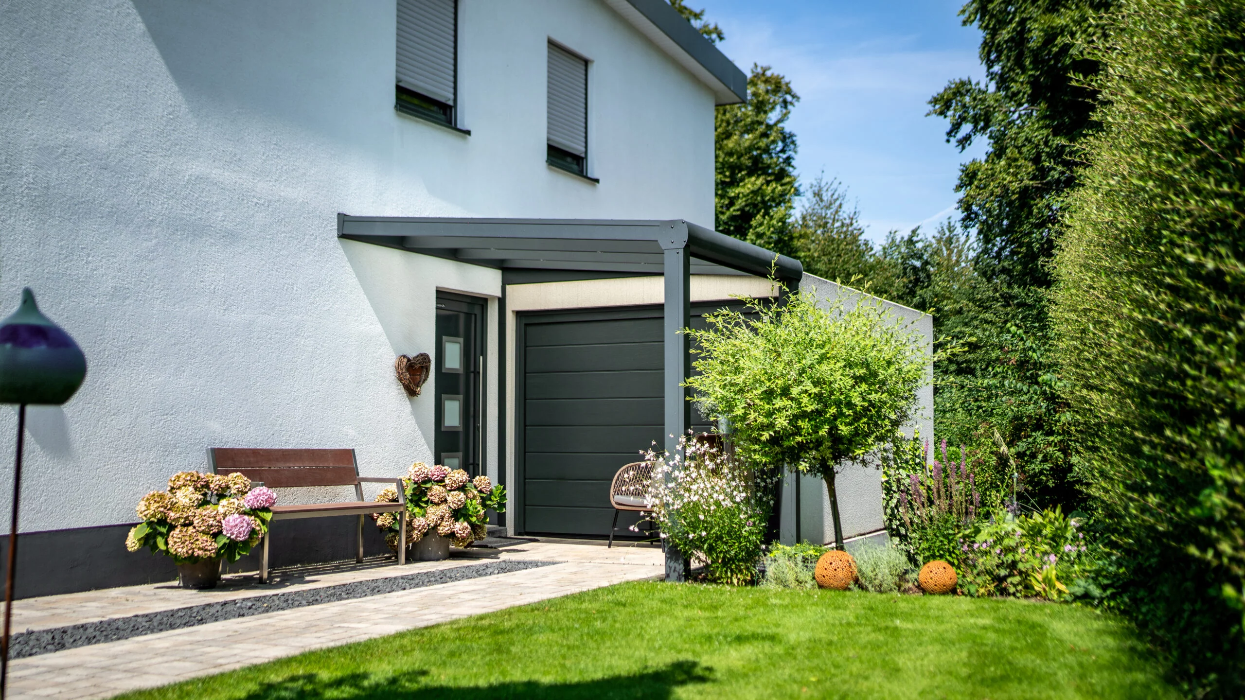 Terrassenüberdachung vor dem Hauseingang