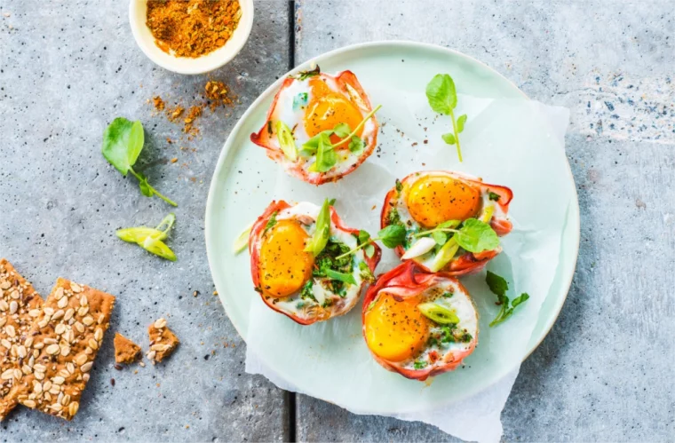 Eier in Paprika gebacken