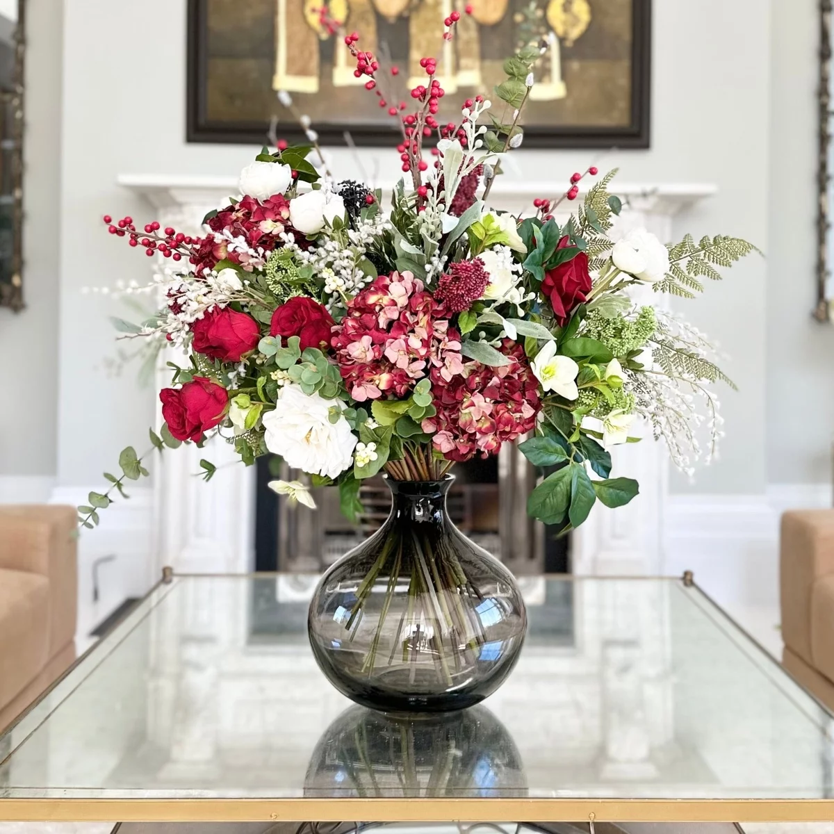 künstliche Blumenarrangements - farbenfrohe Blumen in Vase