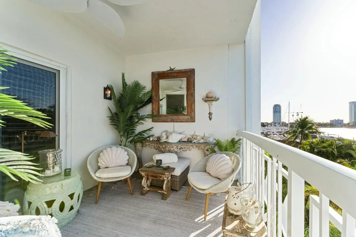 Balkon Ideen im Vintage Stil - Sessl Lampen Wandbild auf dem Balkon 