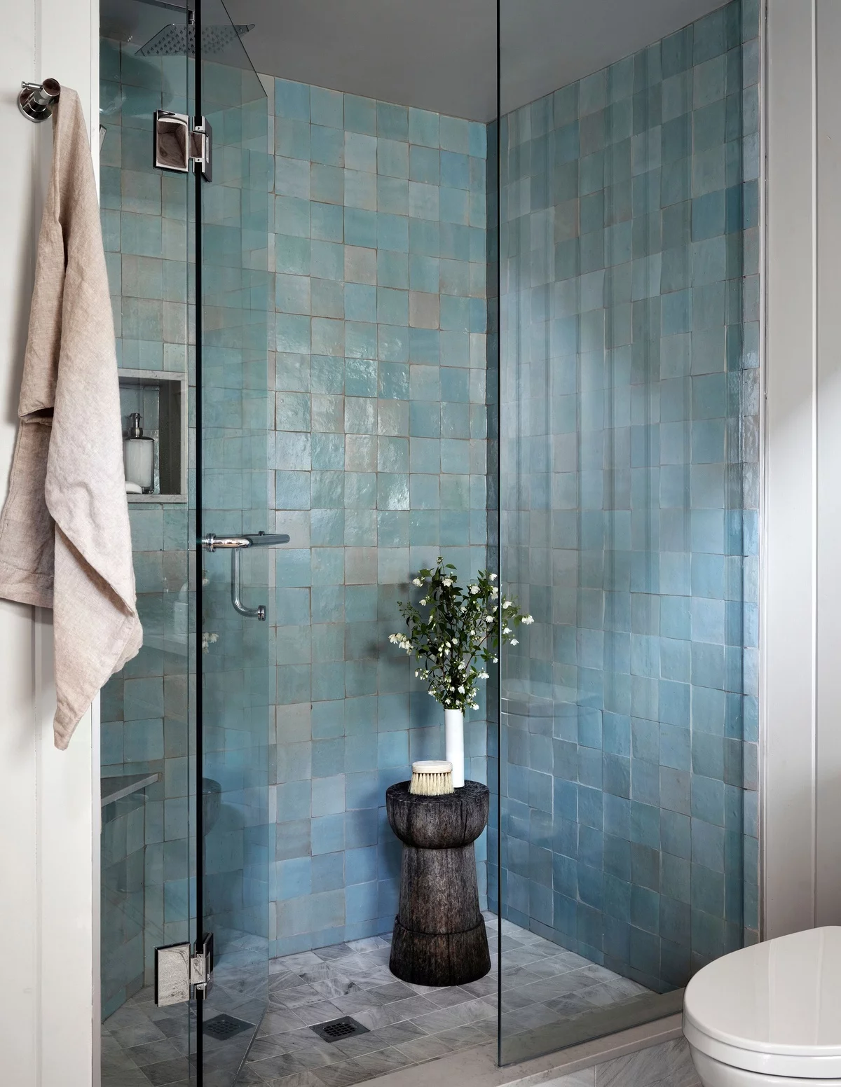 hellblaue Fliesen im Bad in Landhausstil - Badezimmerfliesen Ideen 