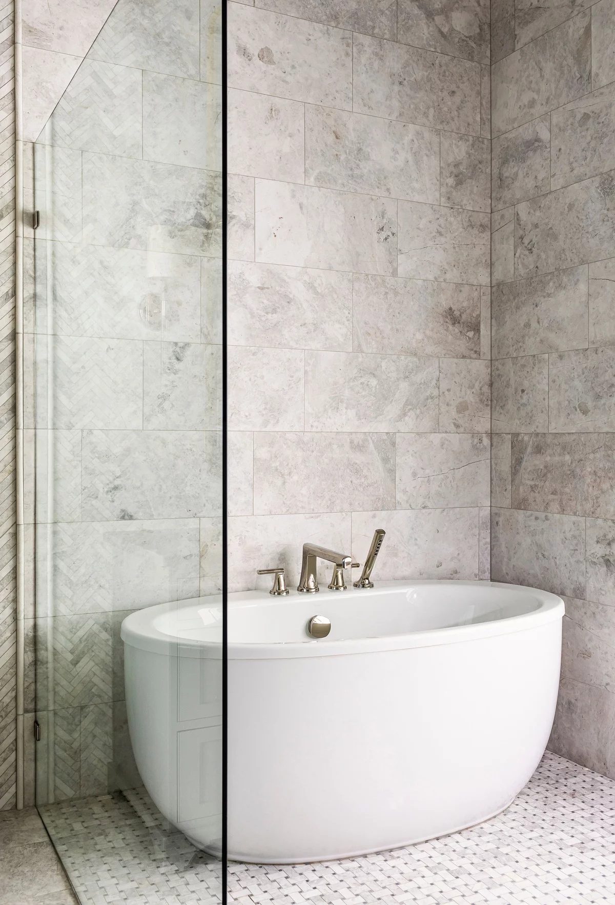 Badewanne anstatt Dusche im Bad - Badezimmerfliesen Ideen 