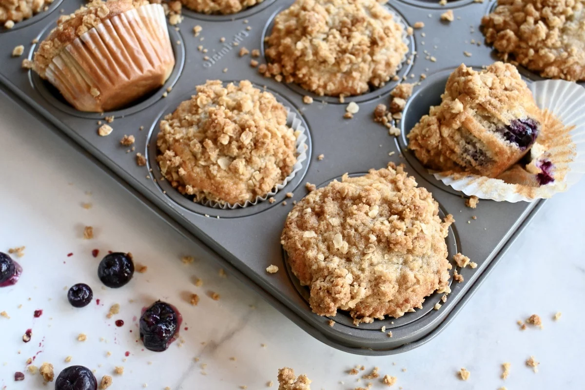 Blaubeermuffins in der Muffinform backen