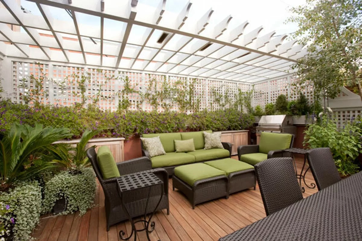 im Garten einen Sitzbereich gestalten und dort relaxen