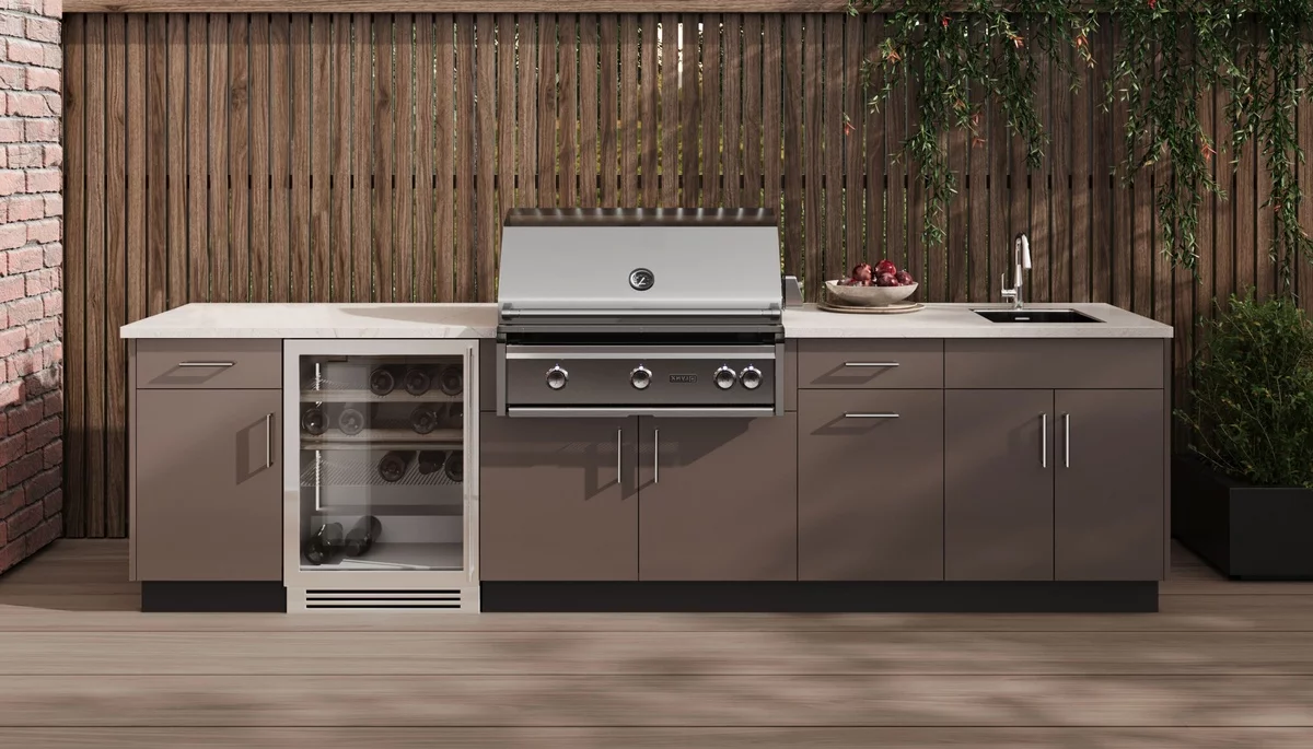 Grill und Spülbecken sind Must-Haves in jeder Gartenküche