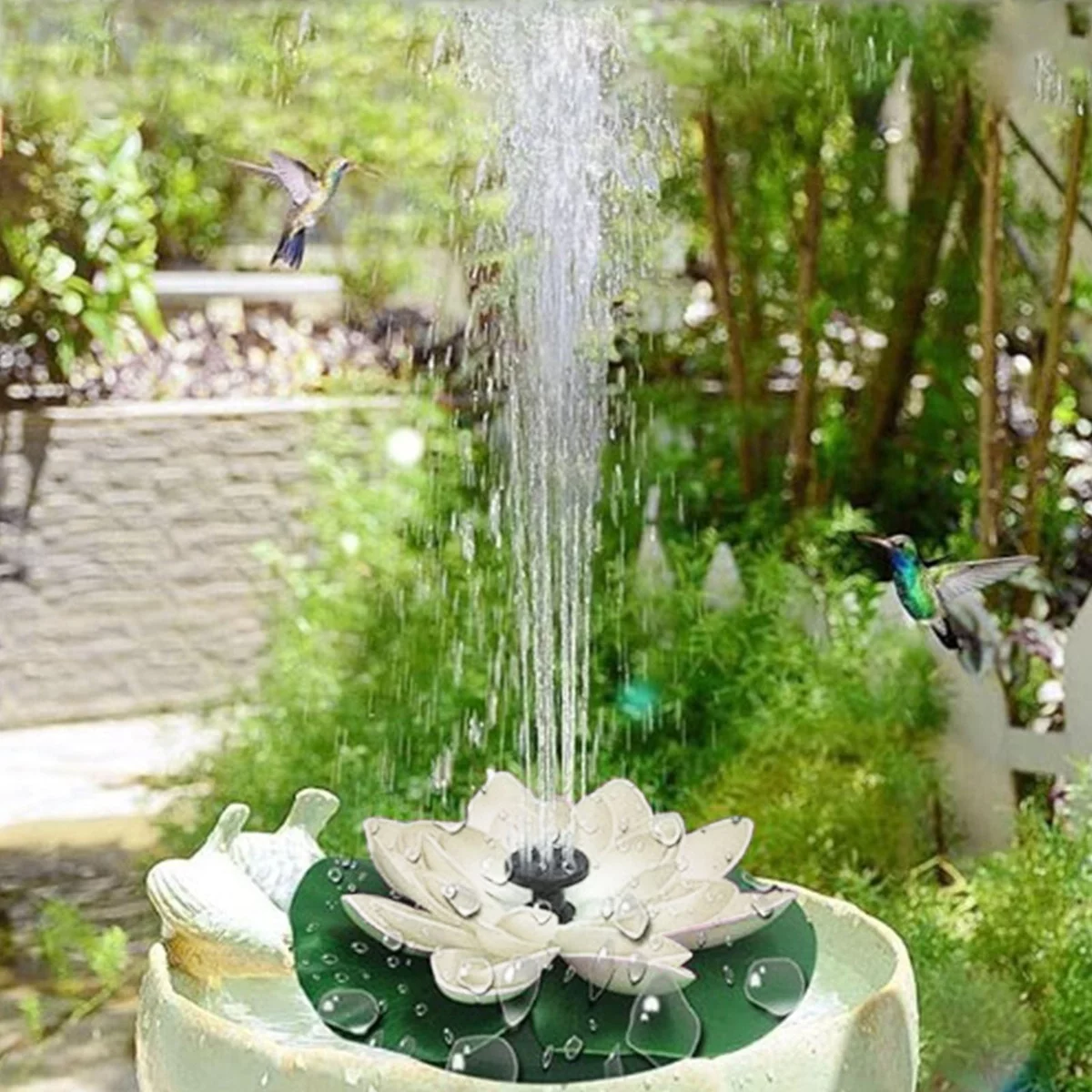 Solar Springbrunnen in Form von schöner Blume 