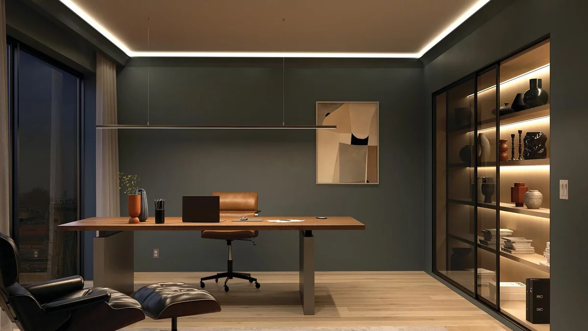 minimalistisches Arbeitszimmer mit gut eingebauter Beleuchtung 