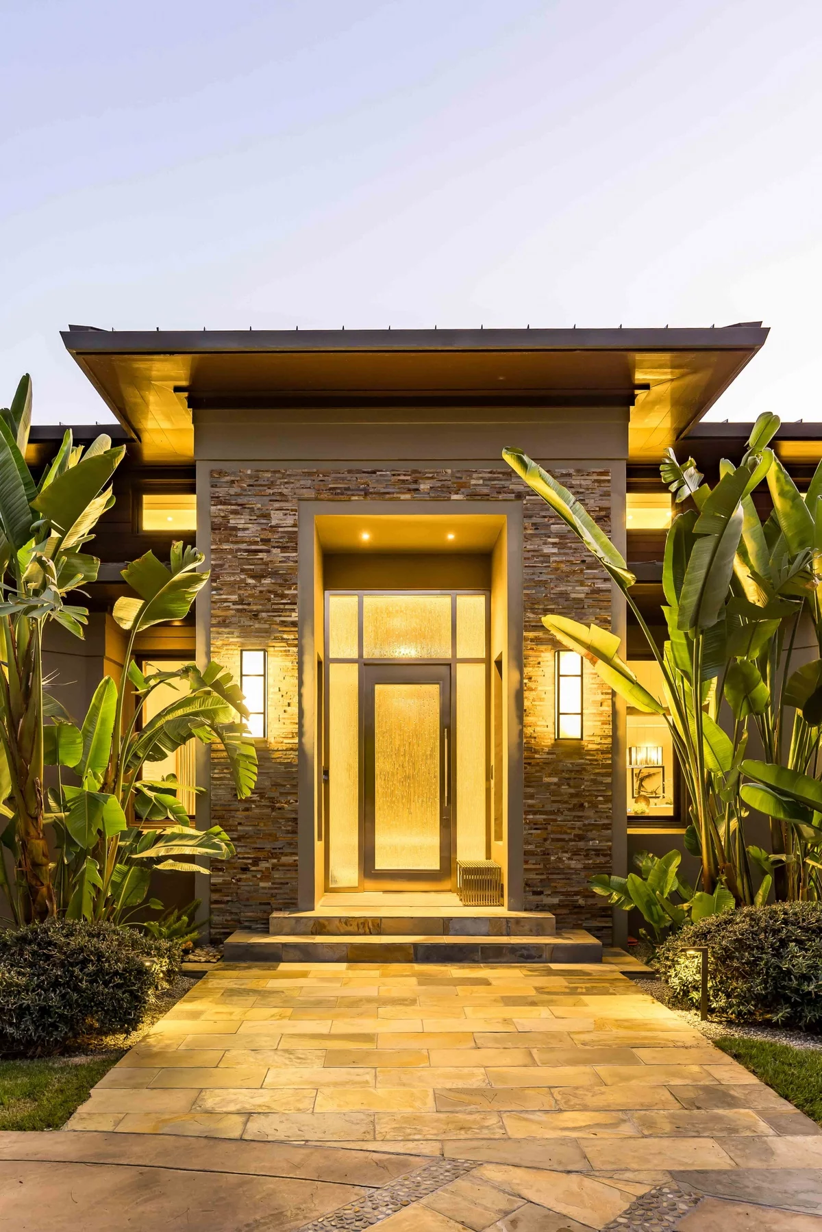 Hauseingang gestalten und beleuchten und zum Blickfang machen