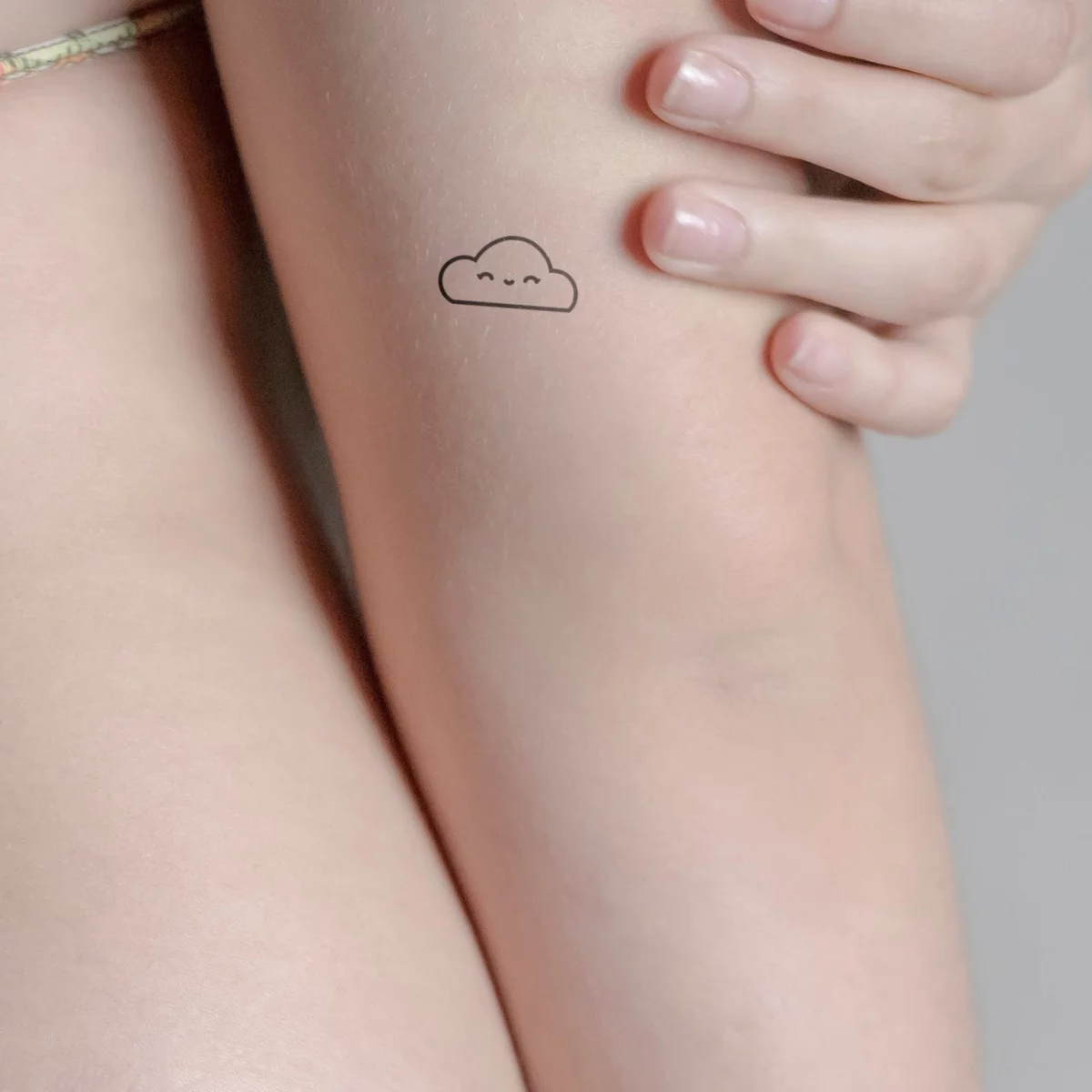 kleine Wolke am Oberarm stechen lassen 