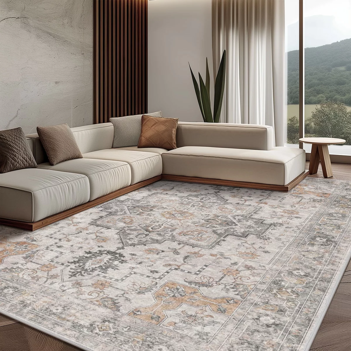 elegantes Ecksofa und Teppich in hellen Farben - viel Licht im Raum