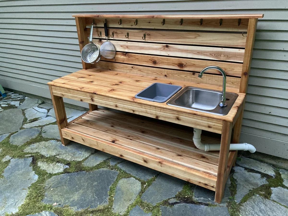 eine Matschküche kann man auch selber bauen