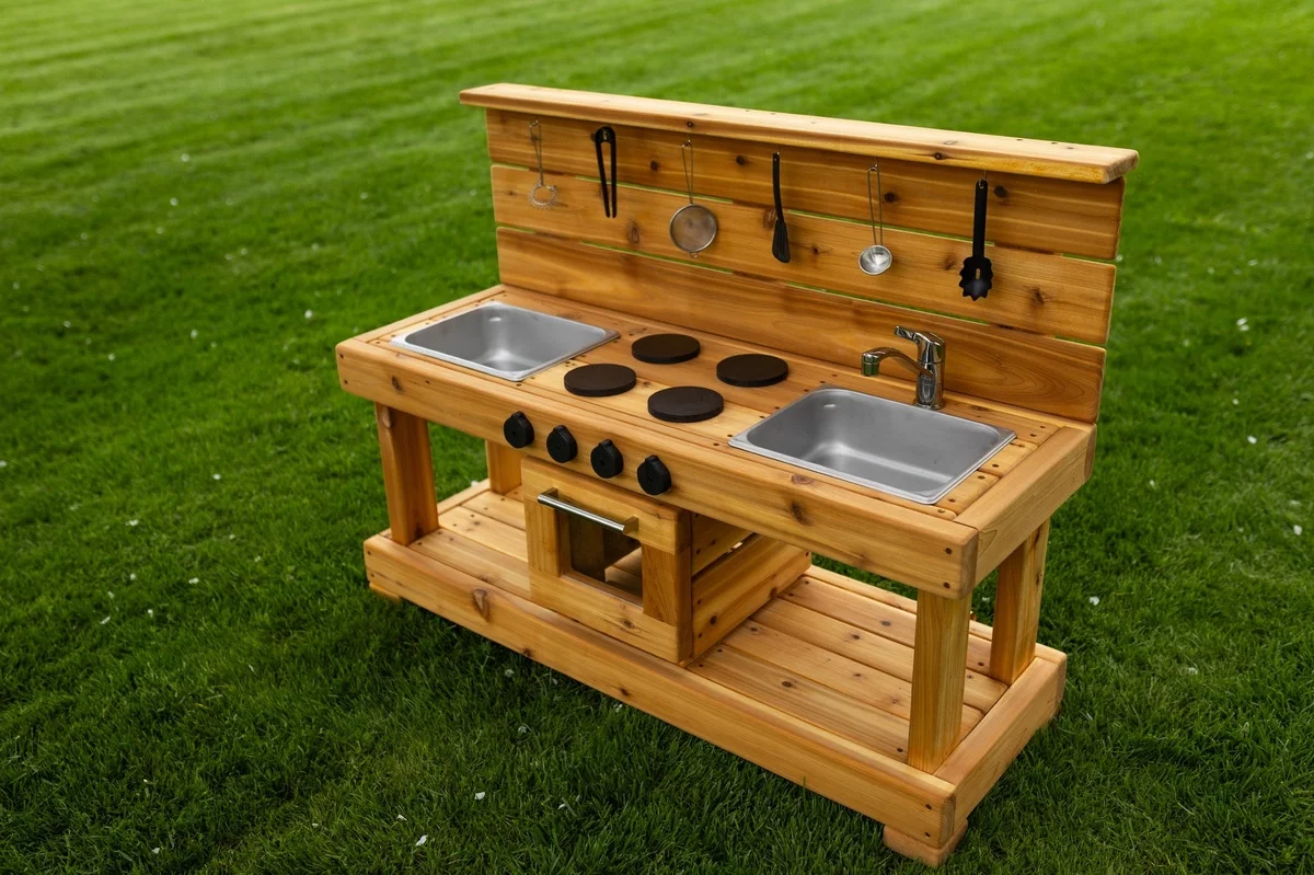 schönes Modell einer Outdoor-Küche für Kinder