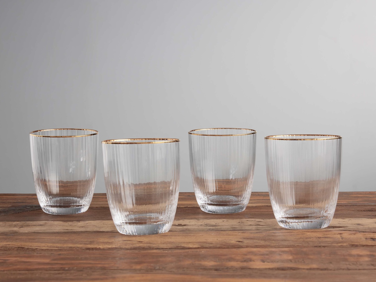 vier schöne Wassergläser in Retro Stil - altes Geschirr Deko 