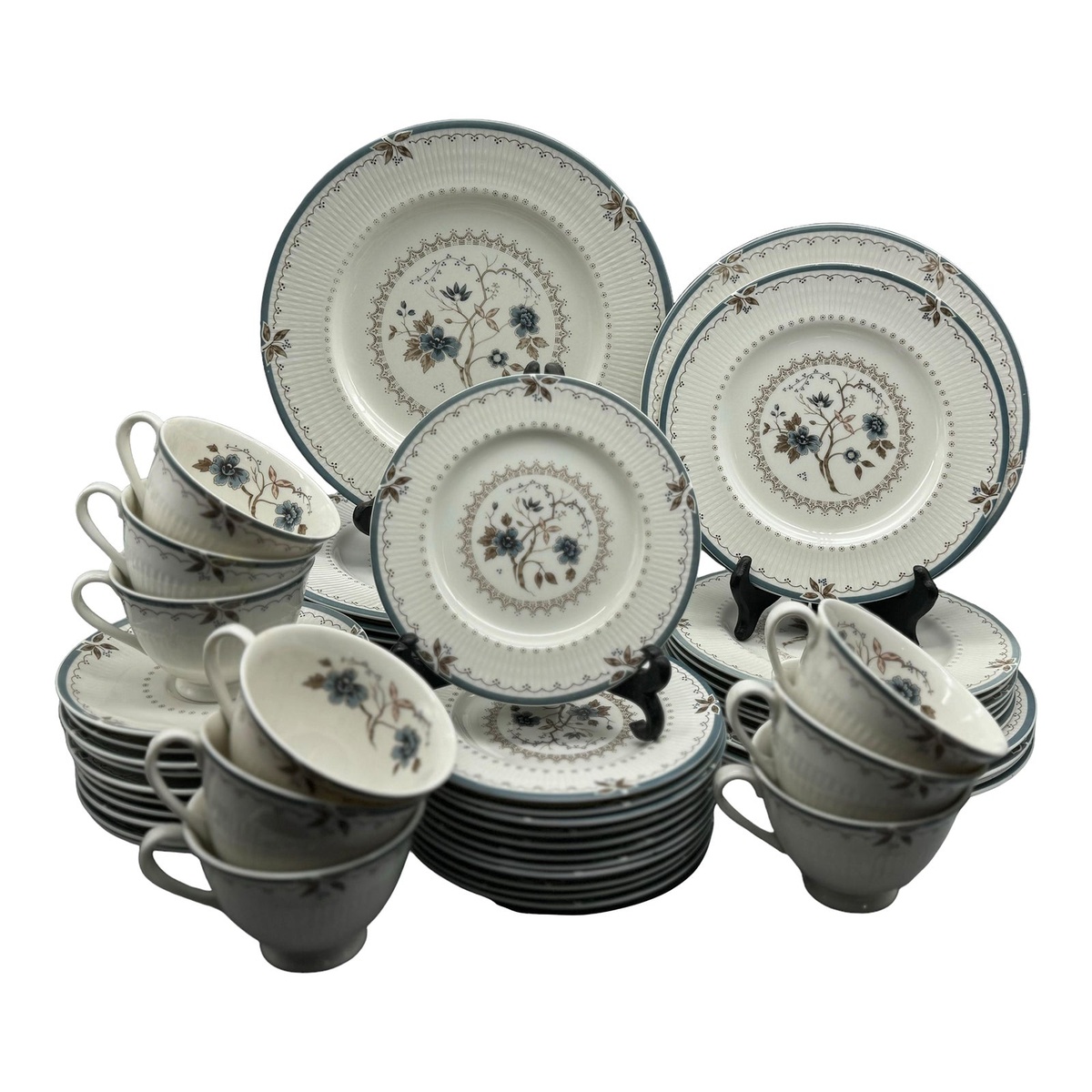 schönes Teeservice aus wertvollem Porzellan schön bemalt 