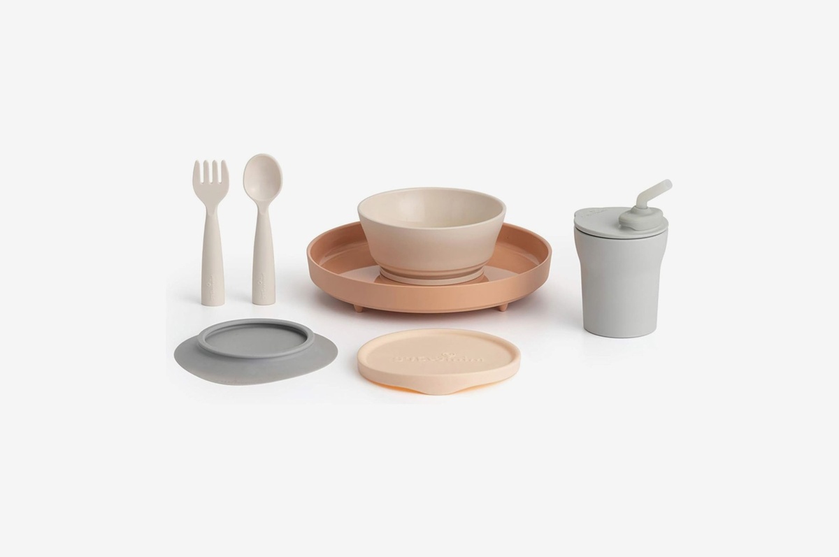 Geschirr-Set aus Porzellan in dezenten Farben 