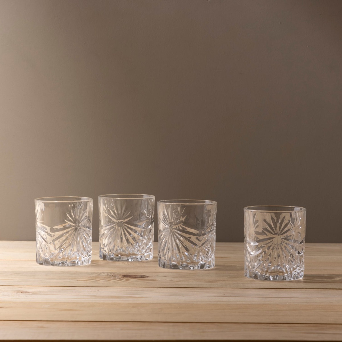 schöne alte Whiskey Gläser aus Kristallglas 