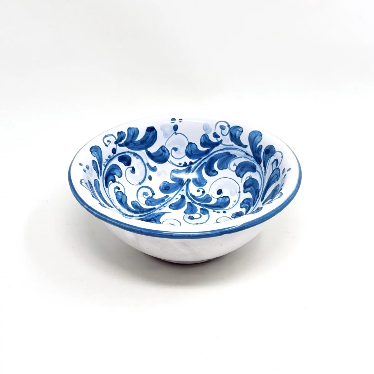 Keramikschüsseln bemalen in Blau und Weiß 