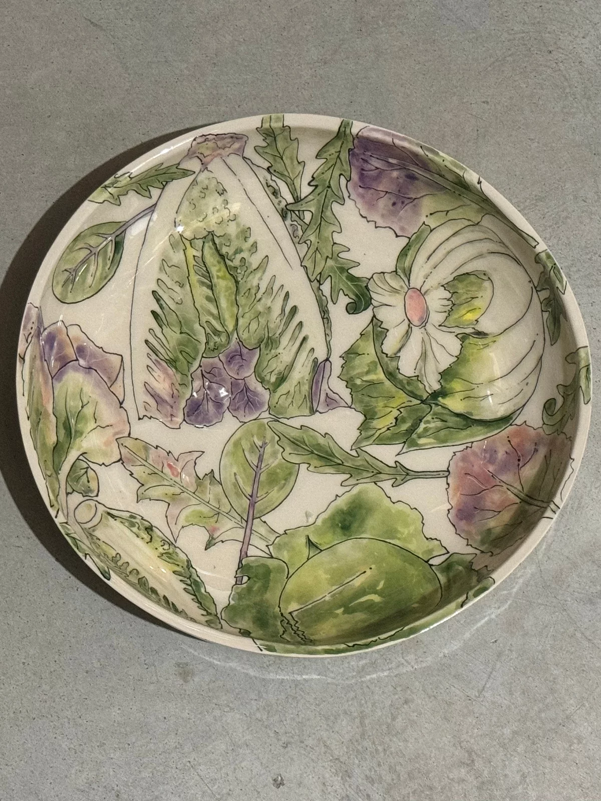 schön bemalter Teller in Pastellfarben - DIY Ideen