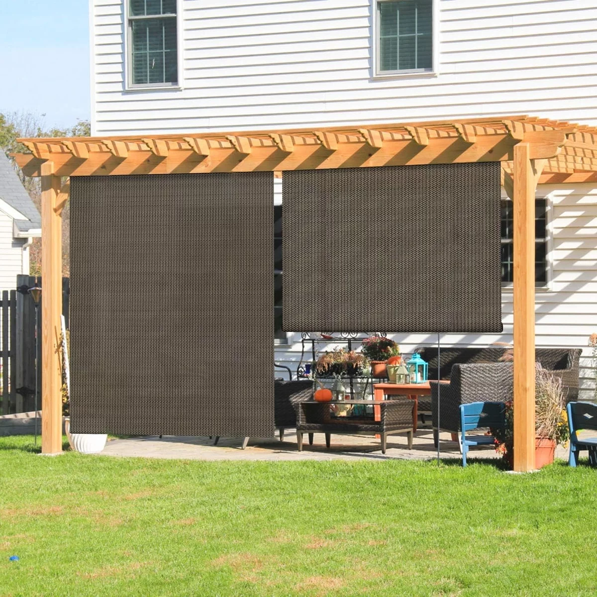 Gartenlaube Terrasse mit Sicht-und Sonnenschutz ausgestattet 