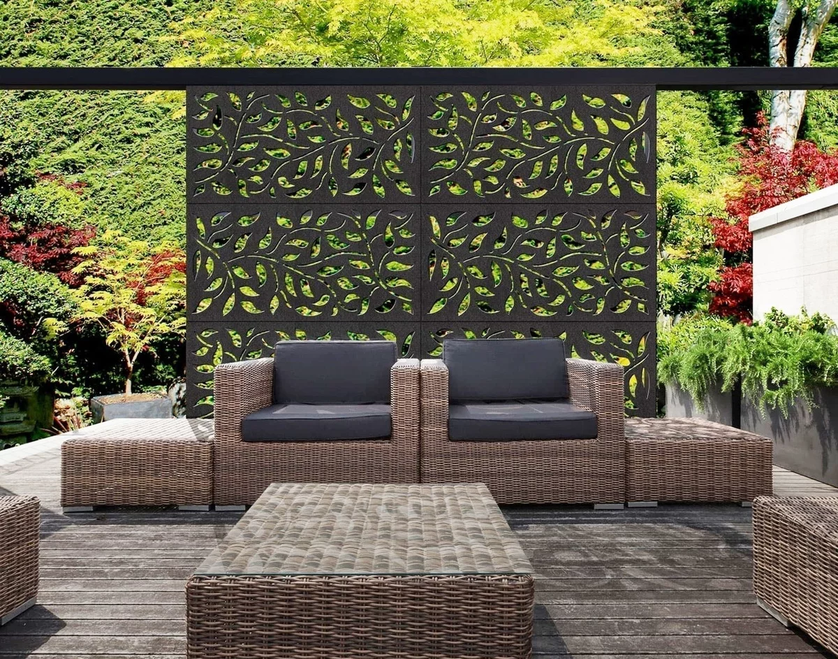 im Sitzbereich kann man ungestört relaxen - Sichtschutz Garten